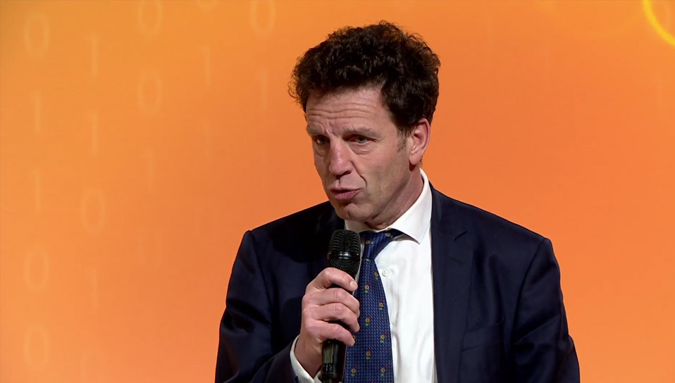 video-pleniere-cloture-unum-geoffroy-roux-de-bezieux