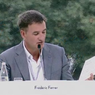 video-regarder-realite-en-face