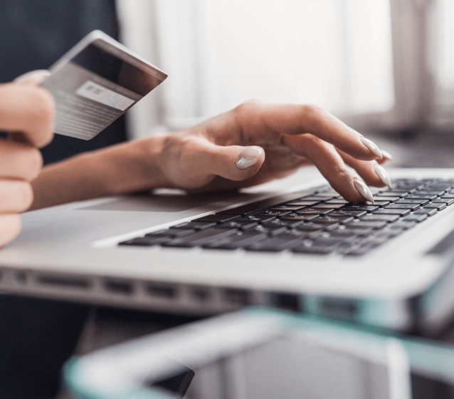 Commerce : accord sur la vente en ligne et la fourniture de contenus et services numériques