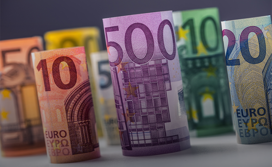 Paiements dans l’UE : adoption d’une réforme pour réduire les frais