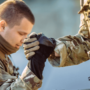 Recruter dans nos entreprises des militaires blessés